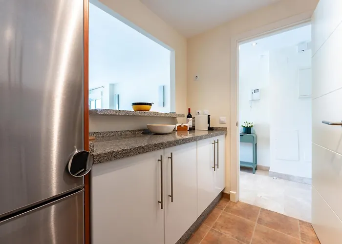 Iris Apartment *